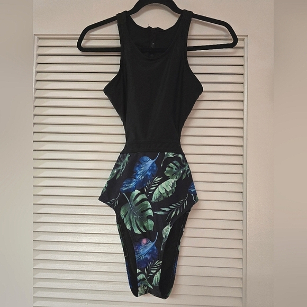 One-Piece Black & Tropical Print High-Neck Swimsuit With Back Zipper